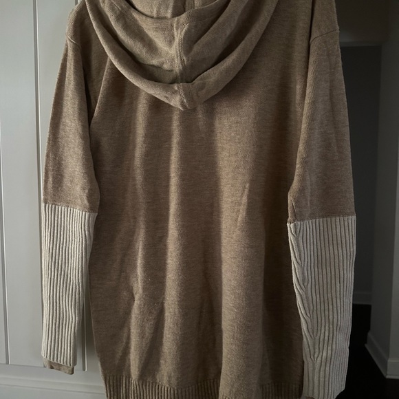Athleta Sweater Size XS - Picture 2 of 6